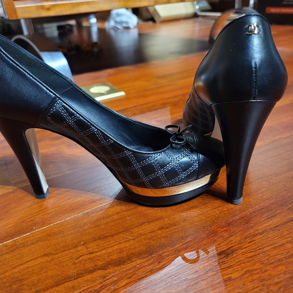 CHANEL Platform  Leather Heels - 39.5 - Picture 8 of 9